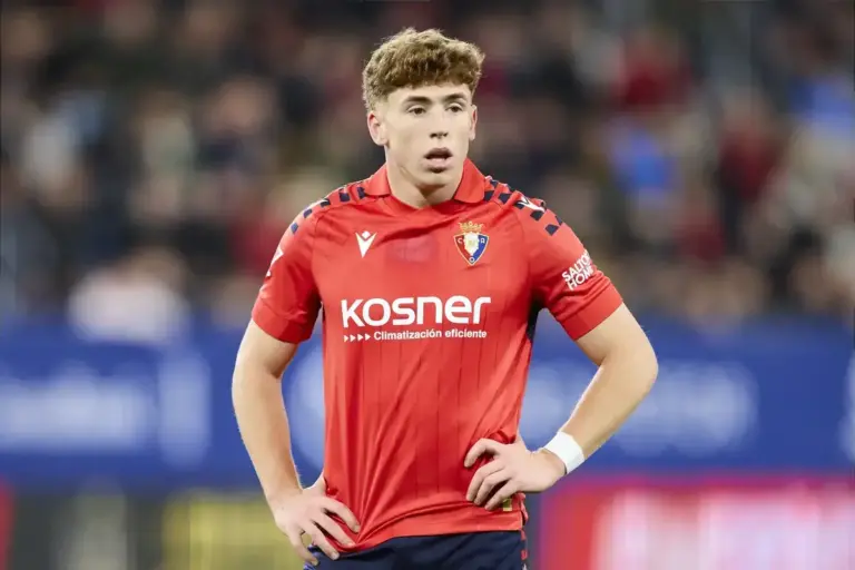 Are FC Barcelona interested in Víctor Muñoz?