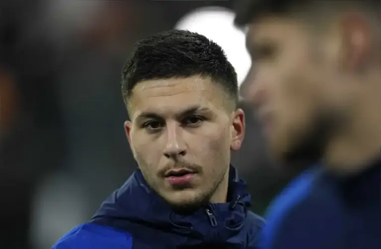 ‘I Deserve to Play More’: Roony Risks Irking Flick with Lack of Minutes Protests
