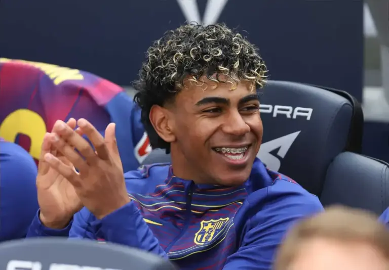 ‘Moles!’: Lamine Yamal’s Bench Joke Proves Unbeatable FC Barcelona Unity