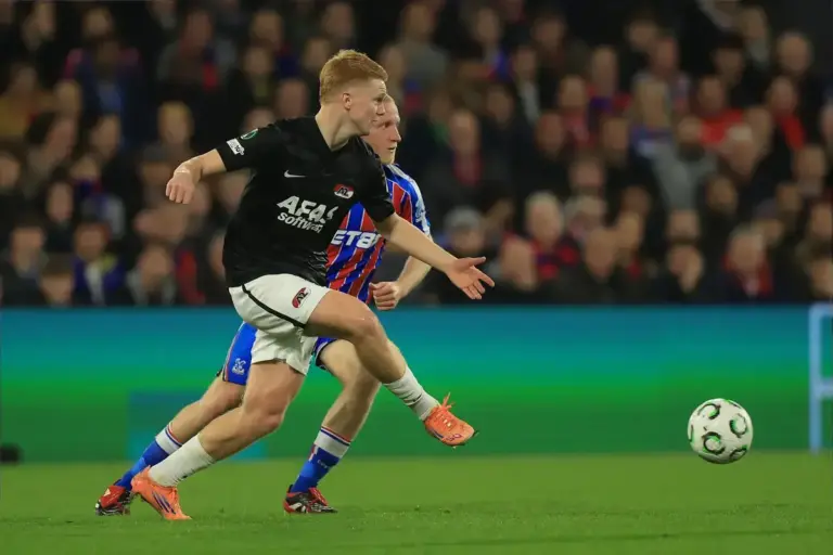 ‘Dutch Pedri’ Smit Flirts with FC Barcelona, But Does Flick Need Him?