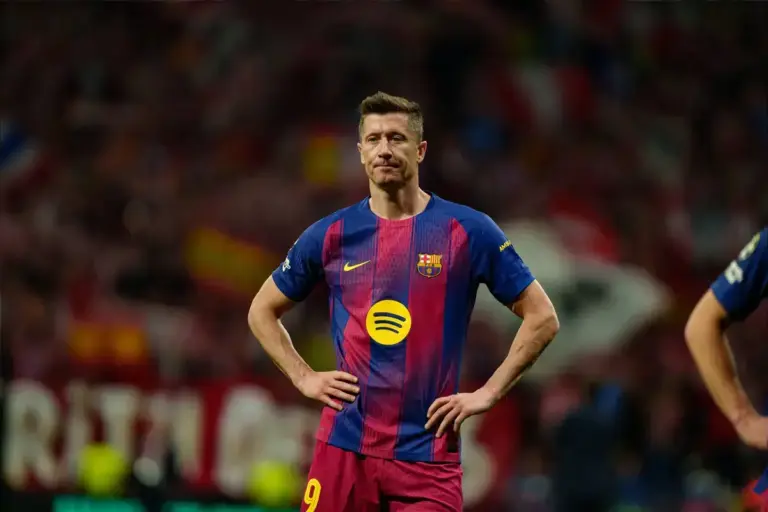 Reshad Rahman Barcelona News – Robert Lewandowski Yet To Receive Renewal Offer