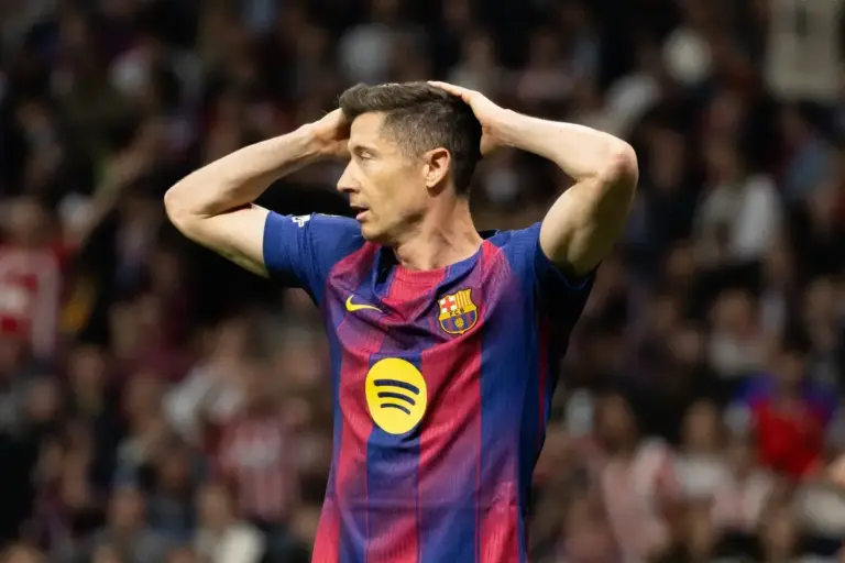The ‘Lewandowski Case’: Between his Contract, the Barcelona Bench and Pressure from Poland