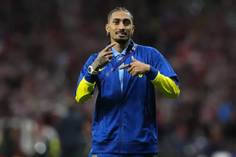Barcelona Star Raphinha Apologises to Atletico Madrid Fans