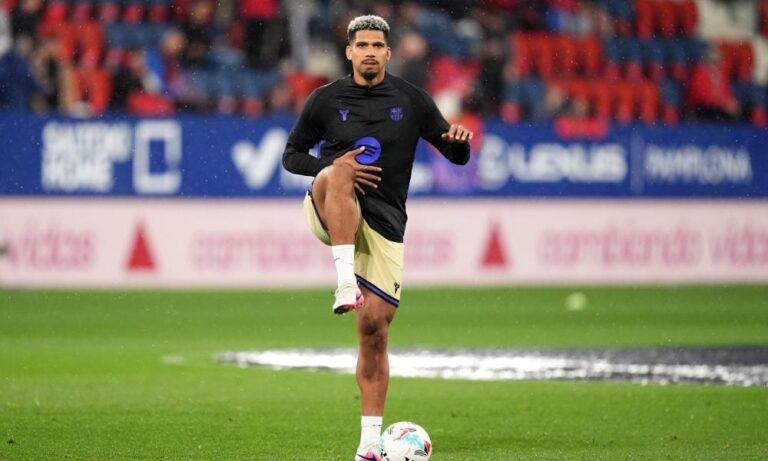 Ronald Araujo Shines for Liverpool and Tips Barcelona for the Champions League