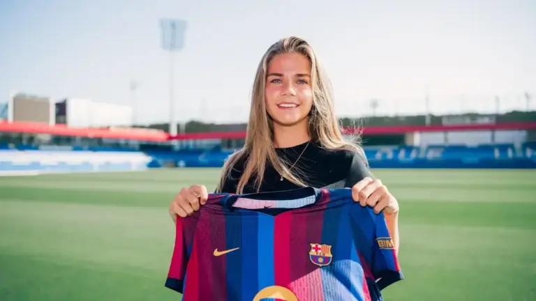 Josephine Lamp: Barcelona Femeni Sign Danish Teenager Until 2029