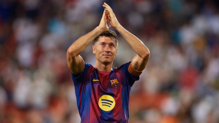 Lewandowski Joins Barcelona’s Legendary Players List