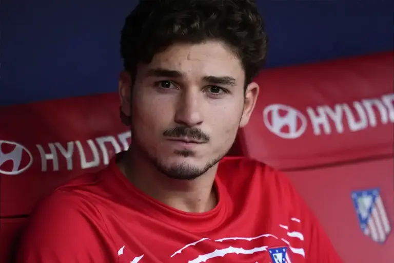 Julian Alvarez Arsenal Reluctance Explained by Family Move Rules