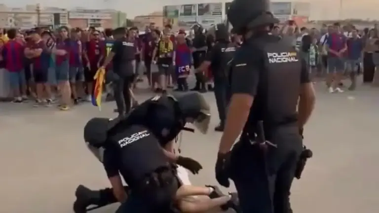 Barcelona Fan Arrested at Elche: Club Condemns ‘Disproportionate’ Police Force