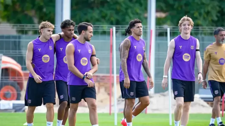 Elche vs Barcelona: Flick’s Line-Up Puzzle, a New Kit and a 12-Game Streak on the Line