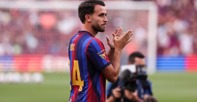 Eric Garcia of FC Barcelona salutes the fans during the Joan Gamper Trophy against Al Ahly at the Spotify Camp Nou