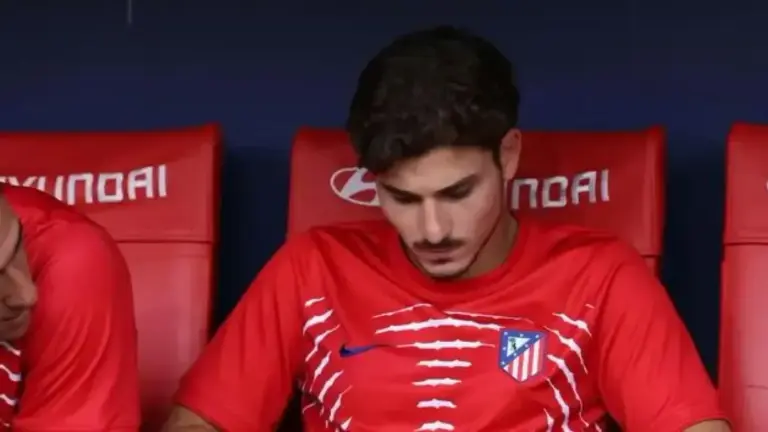 Julian Alvarez Barcelona Saga Deepens as Striker Misses Atletico Training for Third Day