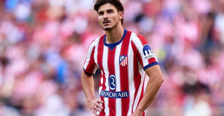 Julian Alvarez Barcelona Offer Stays Live as Atletico Answer: ‘There’s a 0% Chance’