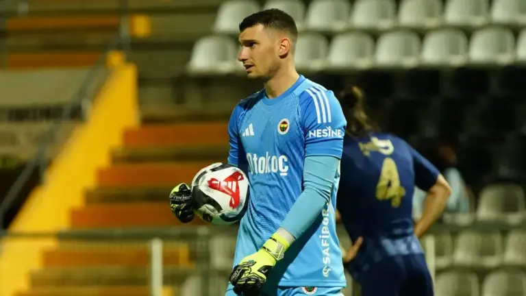 Livakovic Barcelona Medical Booked for Wednesday — and the Loan Question Nobody Has Answered