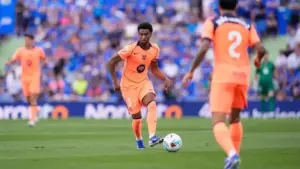 Alejandro Balde Linked With Manchester United Interest